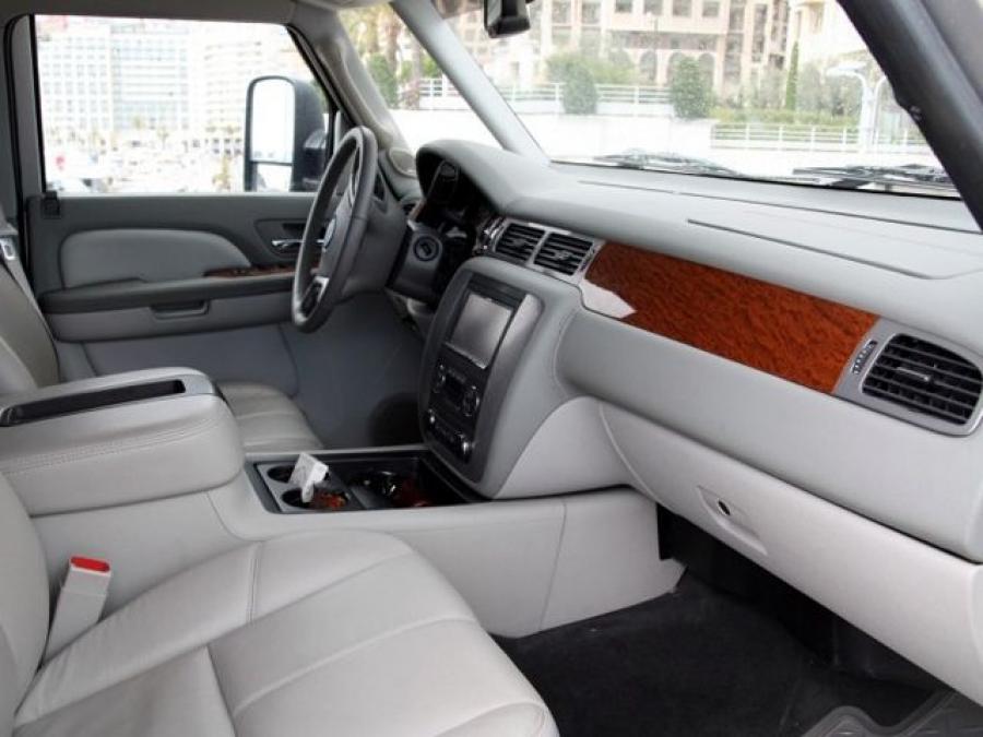 Интерьер Dartz Prombron Kombat T98 SUV 2010 года  (фото 15 из 16)